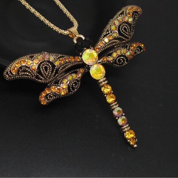 💛 Betsey Johnson stunning crystal dragonfly necklace 💛 - Picture 5 of 7